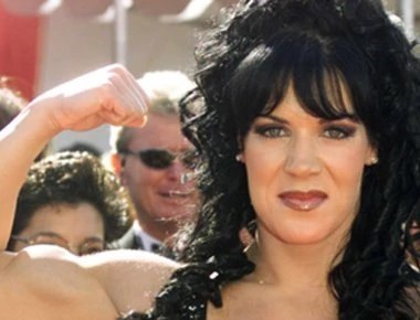 Η παλαιστής του WWE που έγινε βραβευμένη πρωταγωνίστρια ερωτικών ταινιών (φωτο - βίντεο)